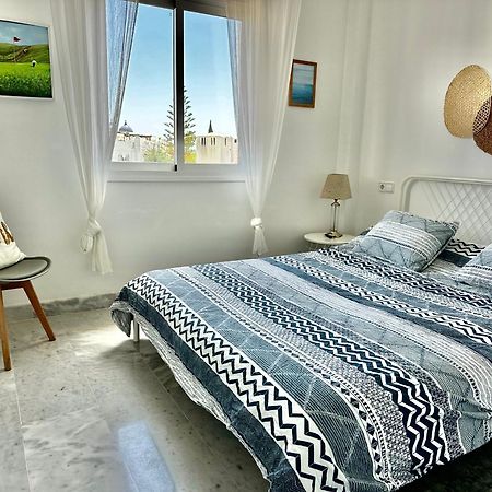 Bright Apartment 300M From The Beach Sitio de Calahonda المظهر الخارجي الصورة