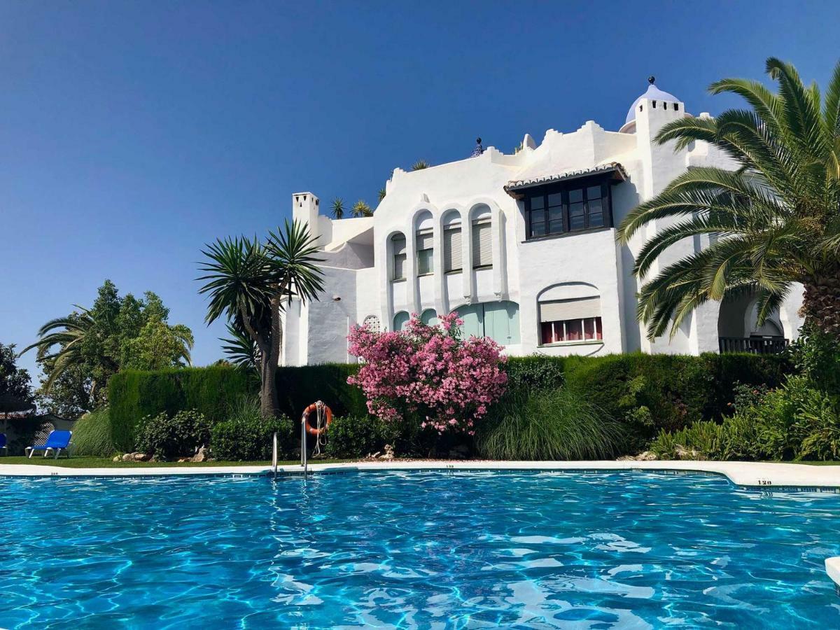 Bright Apartment 300M From The Beach Sitio de Calahonda المظهر الخارجي الصورة